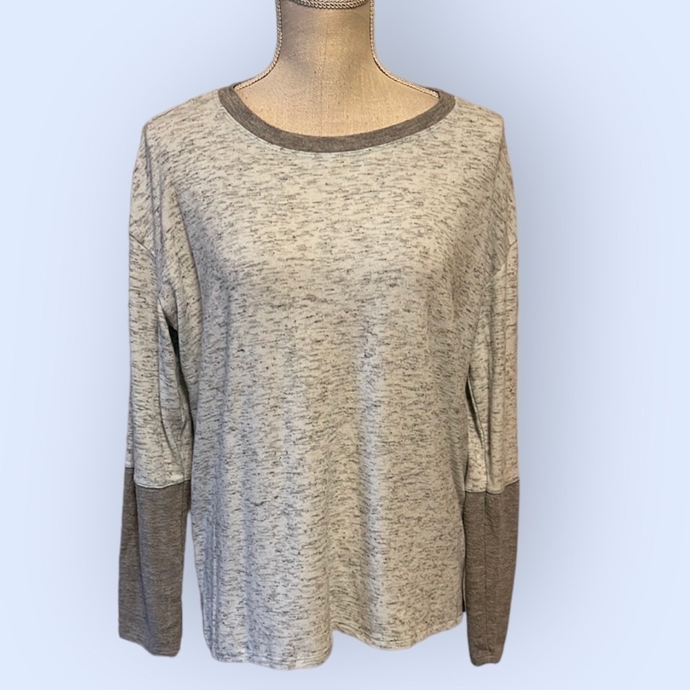 Michael Stars gray long sleeve sweater. Sz Large